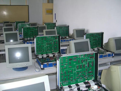 從代碼到戰略 計算機系的華麗轉身——信息技術咨詢服務的崛起